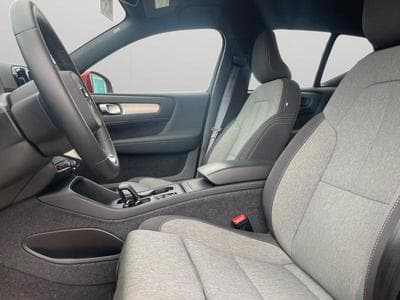 Volvo XC40 B3 Core / Essence (2024) - Foto 10