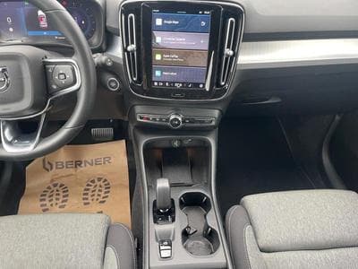 Volvo XC40 B3 Core / Essence (2024) - Foto 11