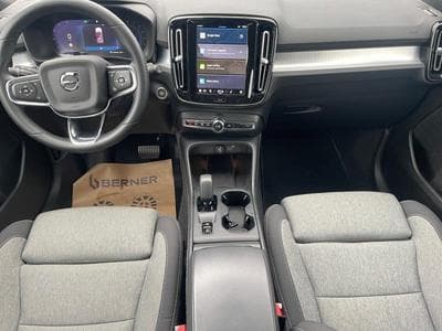 Volvo XC40 B3 Core / Essence (2024) - Foto 3