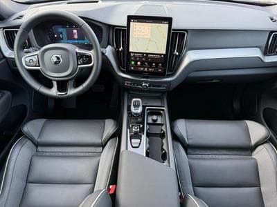 Volvo XC60 Facelift B5 Black Edition Plus / Essence (2025) - Foto 3
