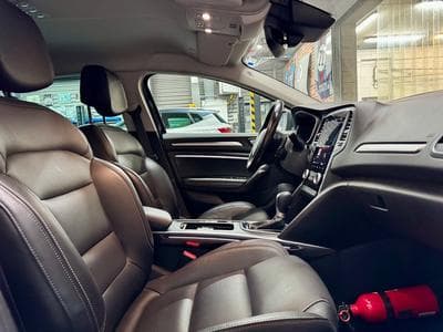 Renault Megane Megane 1.3 TCE 140cv Auto Cuir/Navi/SiègCh/ALU17 (2021) - Photo 8