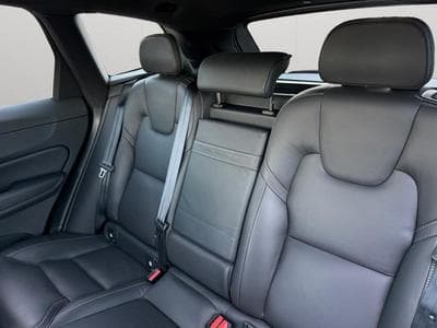 Volvo XC60 B4 R-Design / Diesel (2021) - Foto 13