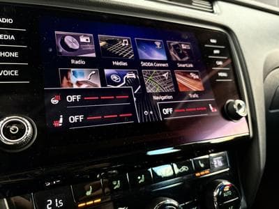 Skoda Octavia III COMBI RS 2.0 TSI 245 CV *CANTON* *ATTELAGE* SIEGES ELEC (2020) - Photo 15