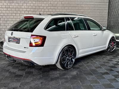 Skoda Octavia III COMBI RS 2.0 TSI 245 CV *CANTON* *ATTELAGE* SIEGES ELEC (2020) - Photo 6