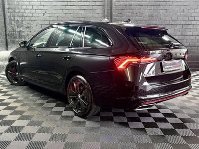 Skoda Octavia RS iV Combi PHEV 245 CV *MATRIX* *Sièges Chauff* (2022) - Foto 4