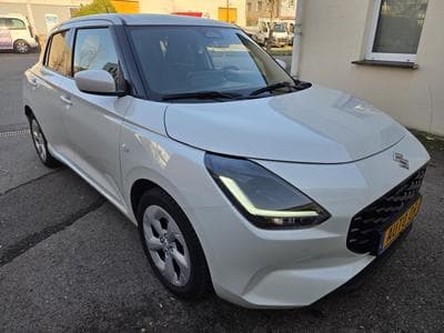 Suzuki Swift 1.2 GL+ 82 CV Hybride Garantie Usine 11/2031 (2024) - Photo 4