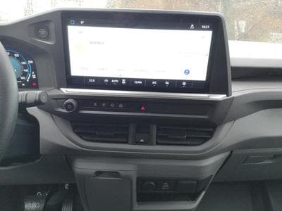 VW T7 BEV 100 kW RWD KR (2026) - Photo 7