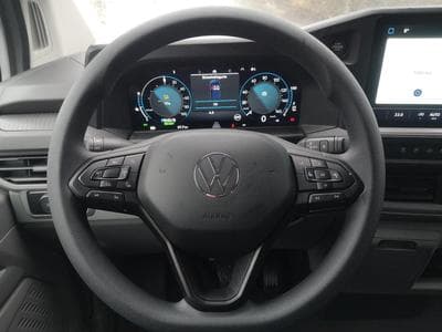 VW T7 BEV 100 kW RWD LR (2026) - Photo 6