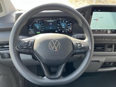 VW T7 BEV 100 kW RWD KR (2026) - Photo 5