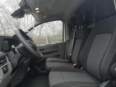 VW T7 BEV 100 kW RWD LR (2026) - Photo 4