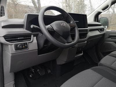 VW T7 BEV 100 kW RWD LR (2026) - Photo 5