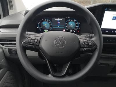 VW T7 BEV 100 kW RWD LR (2026) - Photo 6