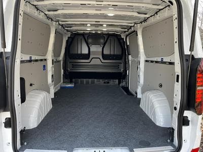 VW T7 BEV 100 kW RWD LR (2026) - Photo 8