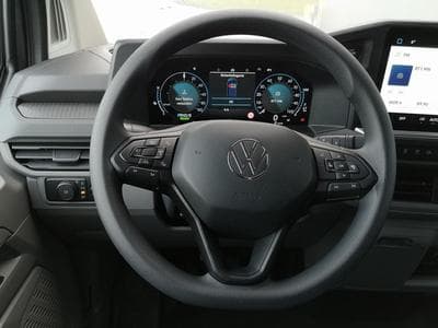 VW T7 BEV 100 kW RWD LR (2026) - Photo 6