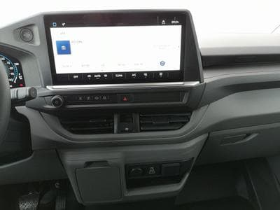 VW T7 BEV 100 kW RWD LR (2026) - Photo 7