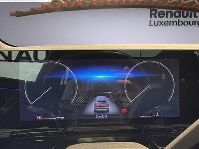 Renault Austral 1.3 TCe MHEV Techno Esprit Alpine160 EDC (2023) - Foto 8