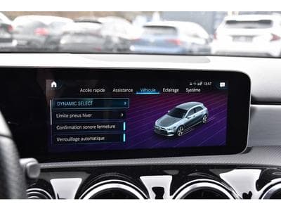 Mercedes A 200 AMG Line 7G-Tronic NIGHT CAM ALU19 1° MAIN (2020) - Photo 14