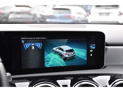 Mercedes A 200 AMG Line 7G-Tronic NIGHT CAM ALU19 1° MAIN (2020) - Photo 15