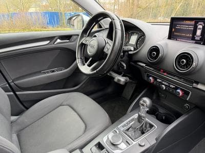 Audi A3 Audi A3 SportBack 1.6TDI 115CV S-Tronic Business Line " PMR (2017) - Photo 5