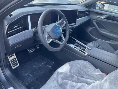 VW Passat Variant 2.0 TDI 110 kW R-line (2025) - Photo 1