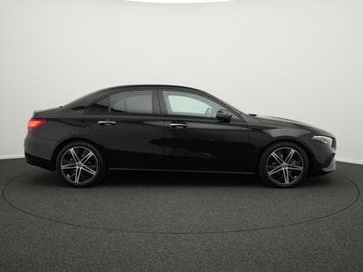 Mercedes A 180 d Limousine Multi+AHK+Pano+Night (2024) - Photo 5