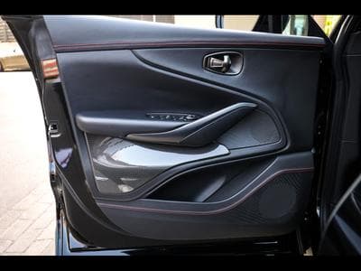 Aston-Martin DBX 707 4.0 V8 – JET BLACK (2025) - Photo 9