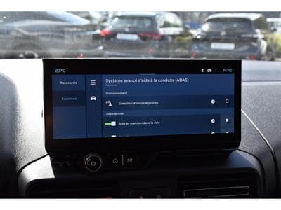 Citroën Berlingo 1.5 BlueHDI 130 EAT8 5 Pl. REGUL SMARTPHONE LED NEUF (2026) - Photo 13