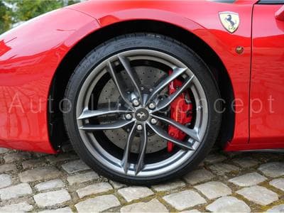 Ferrari 488 Spider Spider (2017) - Photo 9