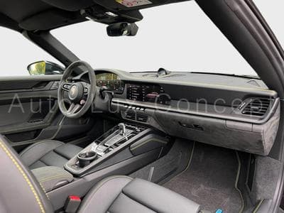 Porsche 911 Porsche 911 Targa 4 GTS (2026) - Photo 11