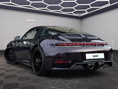 Porsche 911 Porsche 911 Targa 4 GTS (2026) - Photo 2