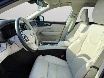 Volvo XC60 B4 Plus Dark / Essence (2023) - Foto 10