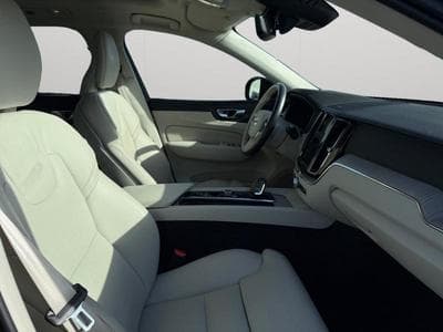 Volvo XC60 B4 Plus Dark / Essence (2023) - Foto 15