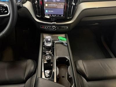 Volvo XC60 B5 Black Edition Plus / Essence (2025) - Foto 11