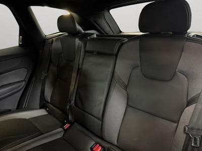 Volvo XC60 B5 Black Edition Plus / Essence (2025) - Foto 13