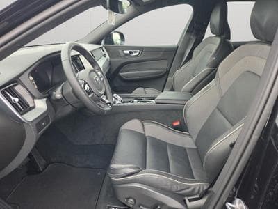 Volvo XC60 B5 Black Edition Plus / Essence (2025) - Foto 9