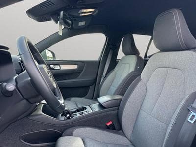 Volvo XC40 B3 Core / Essence (2024) - Foto 10