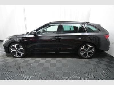 Skoda Octavia Octavia Combi RS, AHK, Pano., Canton, 3-Zonen (2025) - Photo 2