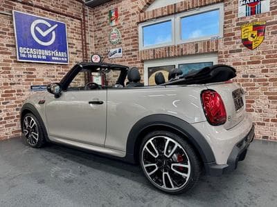 Mini Cooper Cooper Cabrio 2.0 231cv Auto JCW (2024) - Photo 2