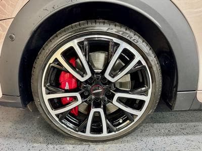 Mini Cooper Cooper Cabrio 2.0 231cv Auto JCW (2024) - Photo 3