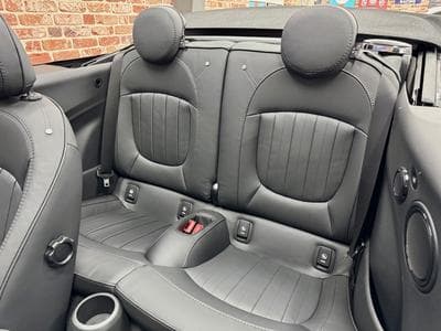 Mini Cooper Cooper Cabrio 2.0 231cv Auto JCW (2024) - Photo 6