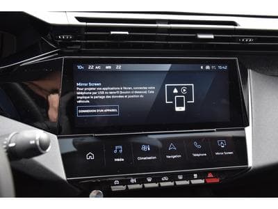 Peugeot 408 1.2 PureTech Allure EAT8 ACC LANE GPS CAM 1° MAIN (2024) - Photo 13