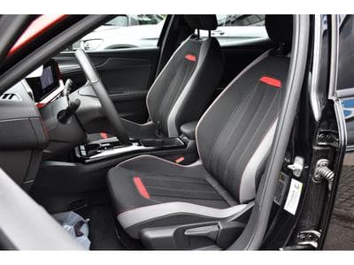 Opel Mokka 136 GS REGUL GPS LANE SIDE CAM 1° MAIN (2023) - Foto 6