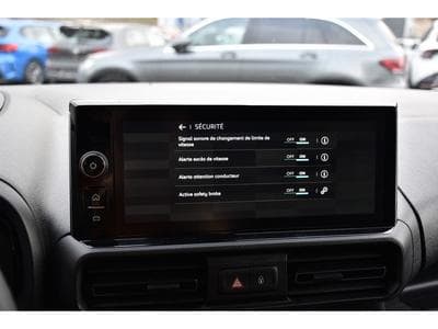 Citroën Berlingo 1.5 BlueHDI 100 CLIMA REGUL LANE CAM KEYLESS NEUF (2025) - Foto 12