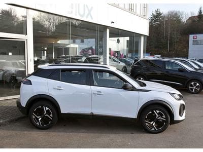 Peugeot 2008 1.2 PureTech Allure ACC GPS LANE SIDE REGUL CAM 360 1° MAIN (2025) - Photo 4