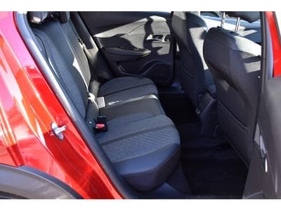 Peugeot 2008 1.2 PureTech Allure ACC GPS LANE SIDE CAM 360 1° MAIN (2024) - Photo 8