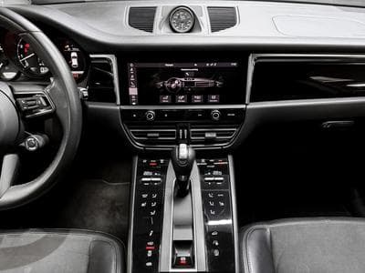 Porsche Macan III GTS (2021) - Photo 15