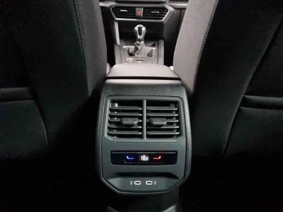 Seat Leon -26% 2.0 TDI 115cv +MIRRORLINK+CAM+LED+Options (2025) - Photo 12
