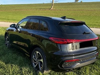 Audi Q5 S-Line (2025) - Photo 1