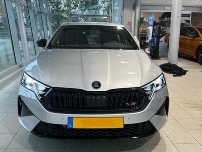 Skoda Octavia Limousine RS (2024) - Photo 1