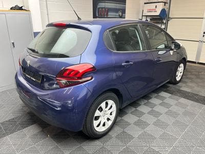 Peugeot 208 Like 1.6 hdi (2017) - Photo 1